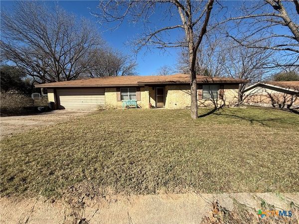 1209 W Avenue A, Lampasas, TX 76550
