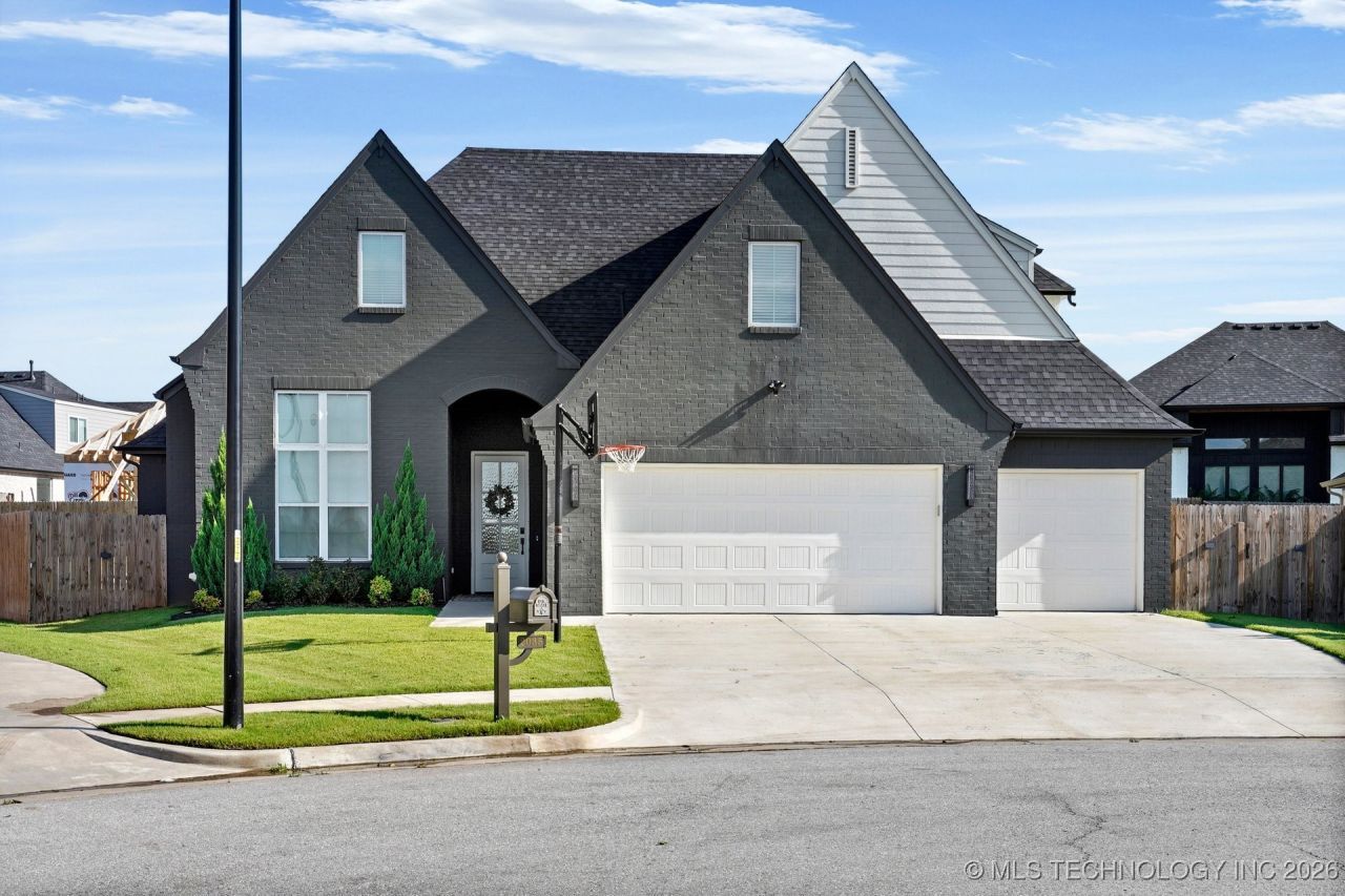 2035 E 138th Place S, Bixby, OK 74008 Main Photo