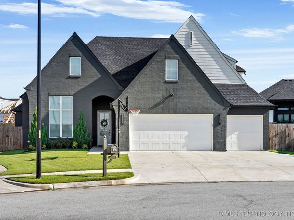 2035 E 138th Place S, Bixby, OK 74008