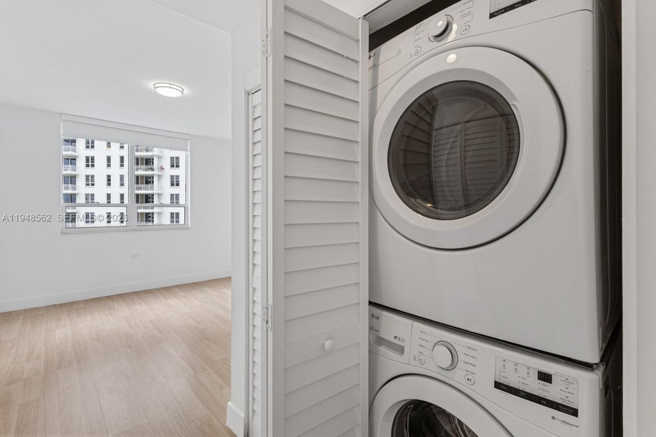 801 Brickell Key Blvd, Unit 1005, Miami, FL 33131 Photo