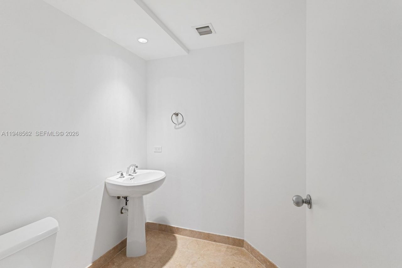 801 Brickell Key Blvd, Unit 1005, Miami, FL 33131 Photo