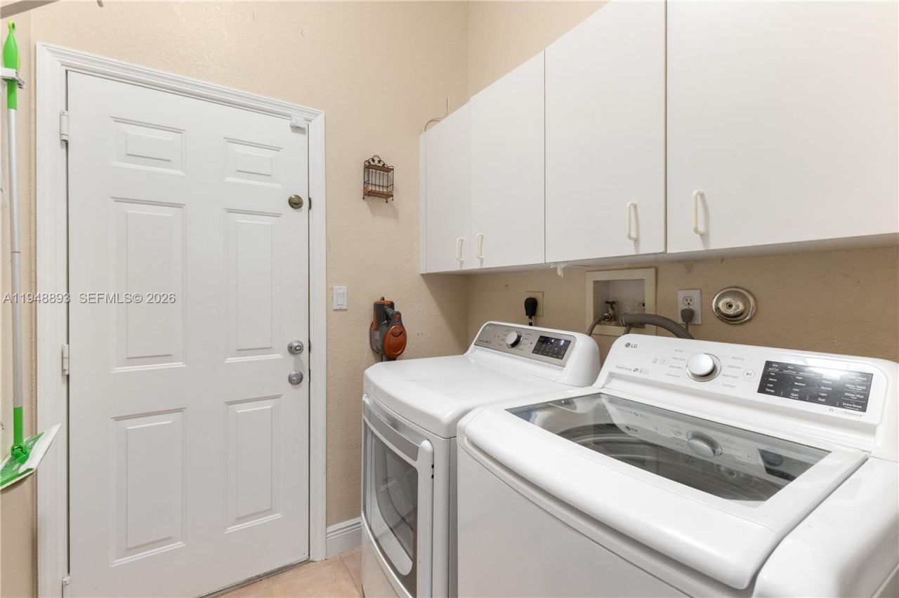 16310 Sapphire Dr, Weston, FL 33331 Photo