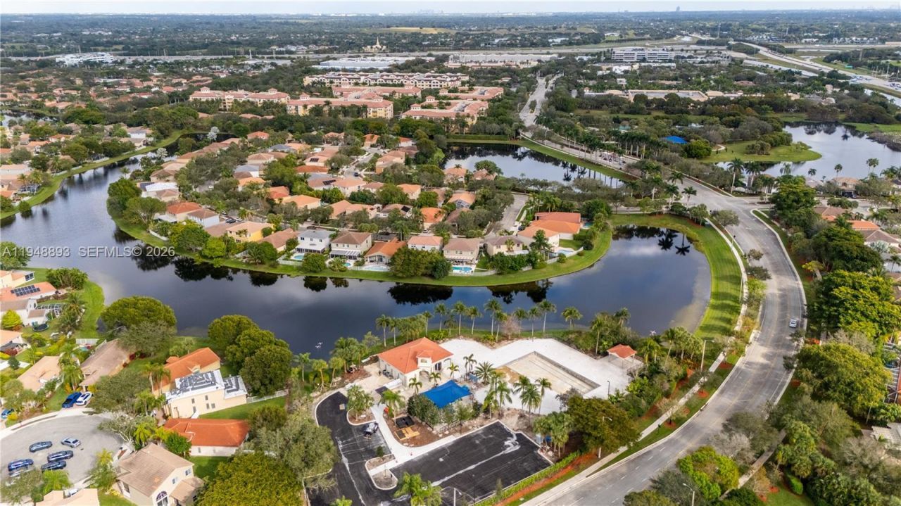 16310 Sapphire Dr, Weston, FL 33331 Photo