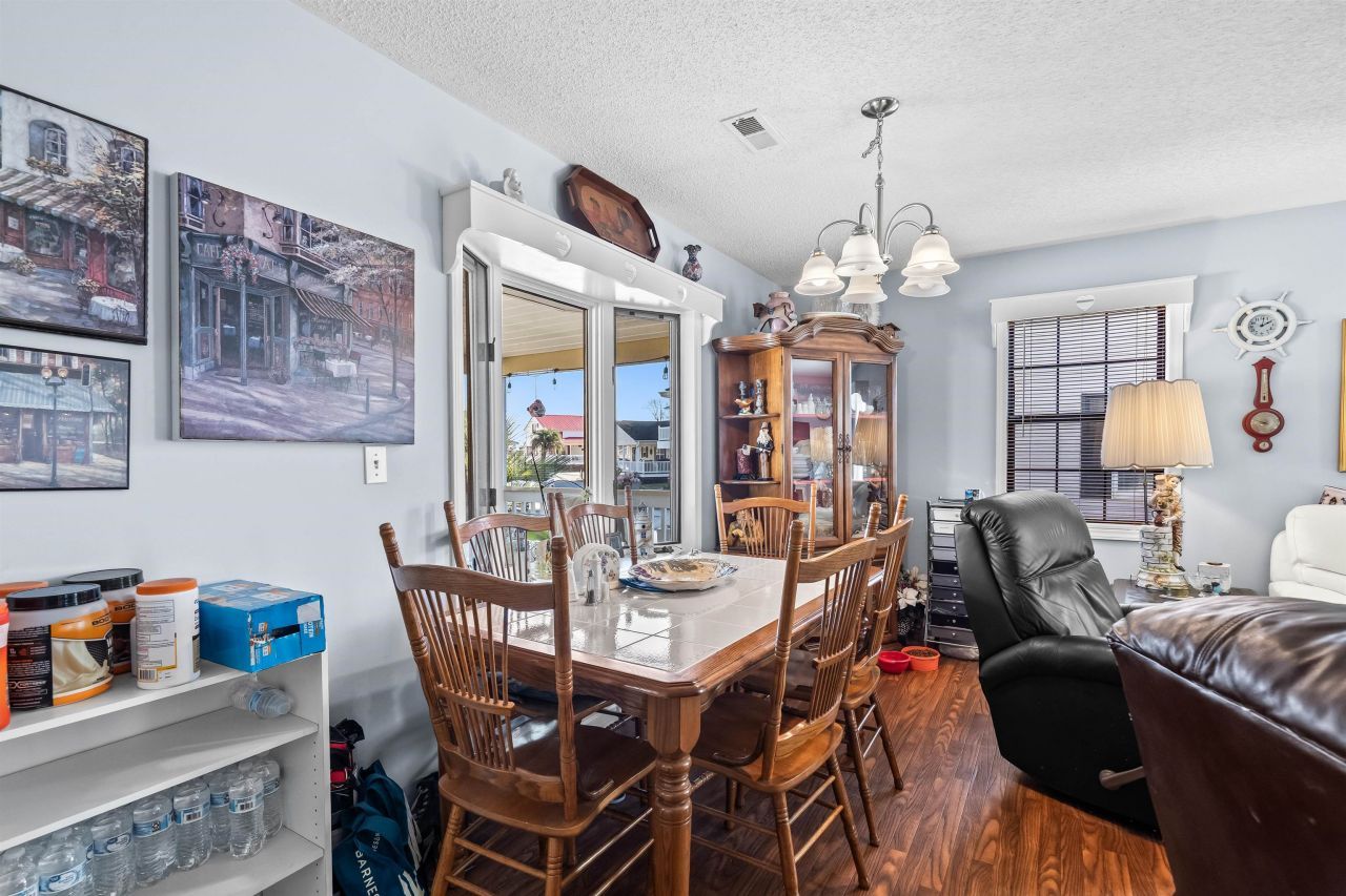 6001 6018 South Kings Hwy. Photo 11