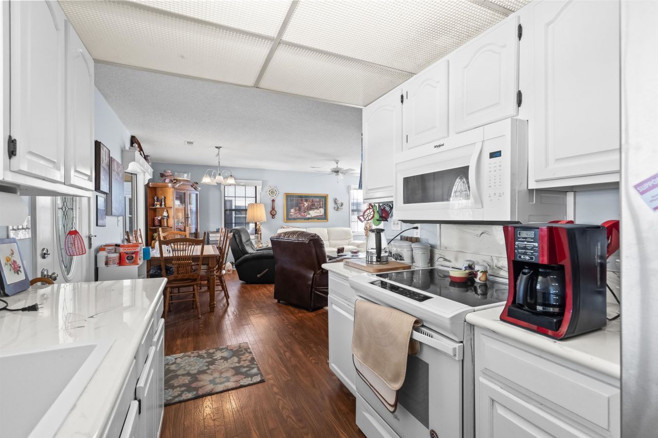 6001 6018 South Kings Hwy. Photo 16