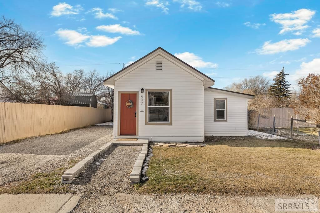 537 1st W, Ririe, ID 83443 Main Photo