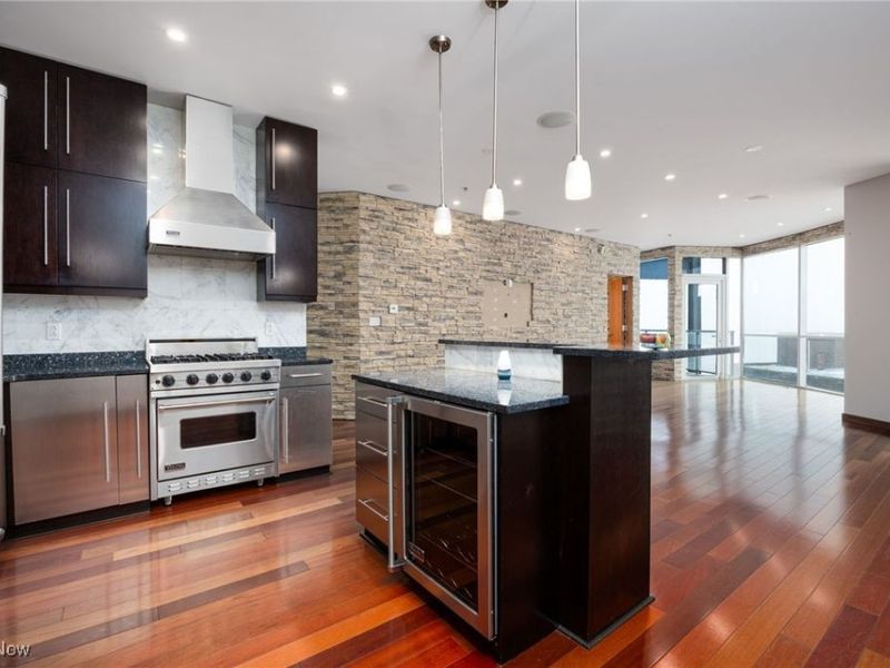 701 W Lakeside Avenue, Unit 1103, Cleveland, OH 44113 Photo 4