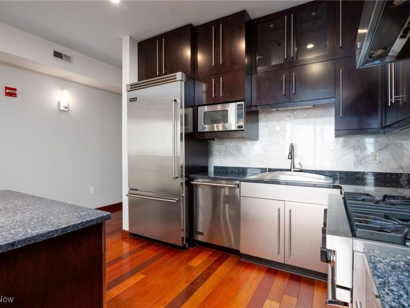 701 W Lakeside Avenue, Unit 1103, Cleveland, OH 44113 Photo 5