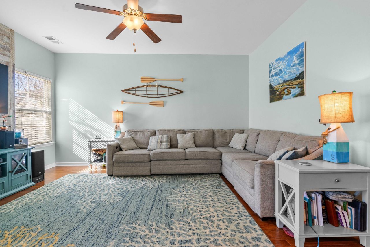 407 Forsythia Avenue Photo 10