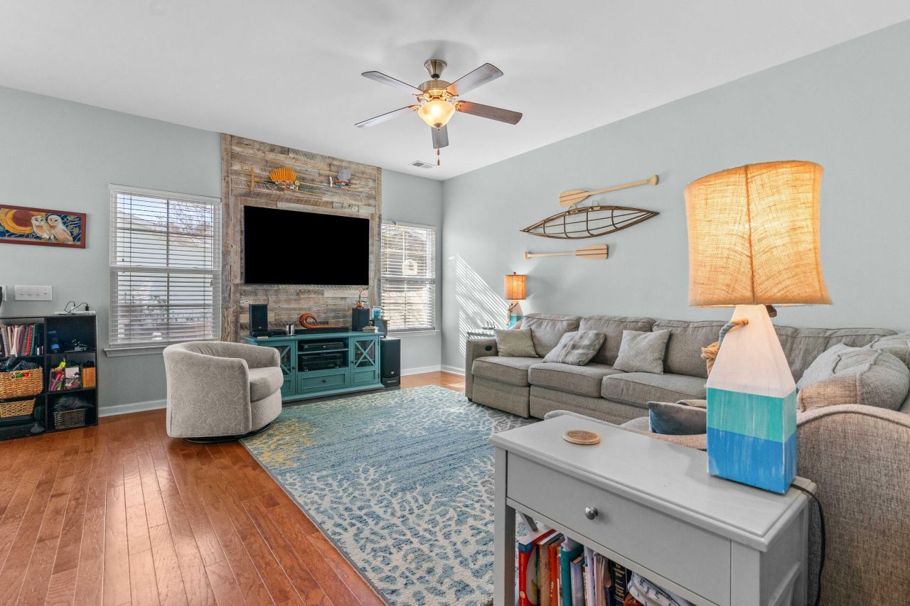 407 Forsythia Avenue Photo 17