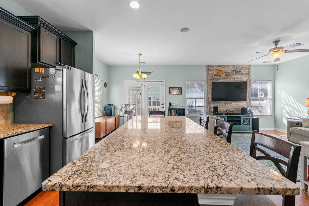 407 Forsythia Avenue Photo 21