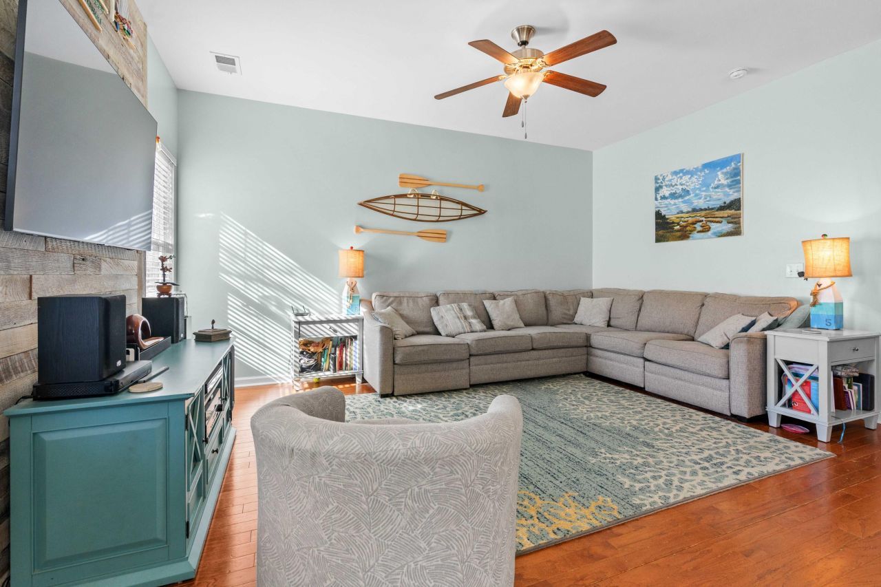 407 Forsythia Avenue Photo 25