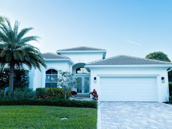 9016 Lakes Blvd, West Palm Beach, FL 33412