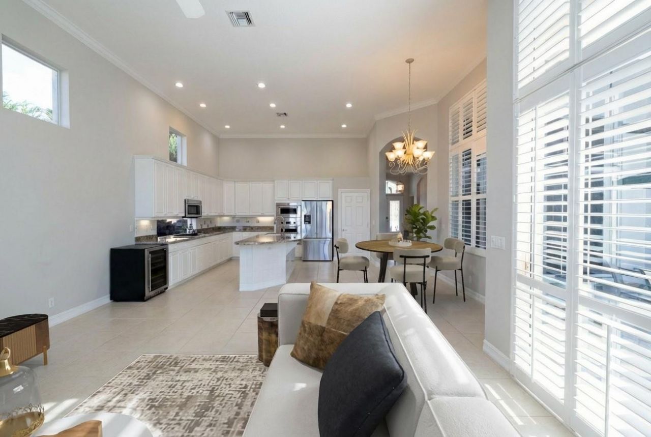 9016 Lakes Blvd, West Palm Beach, FL 33412 Photo