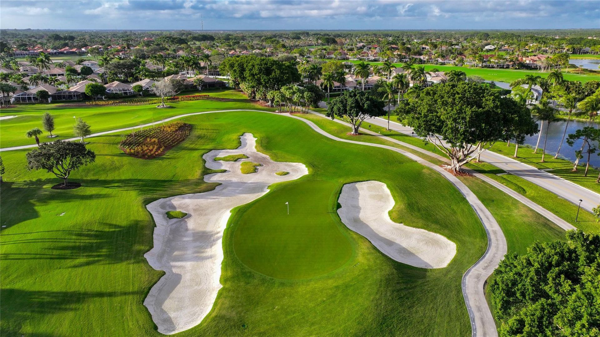 9016 Lakes Blvd, West Palm Beach, FL 33412 Photo