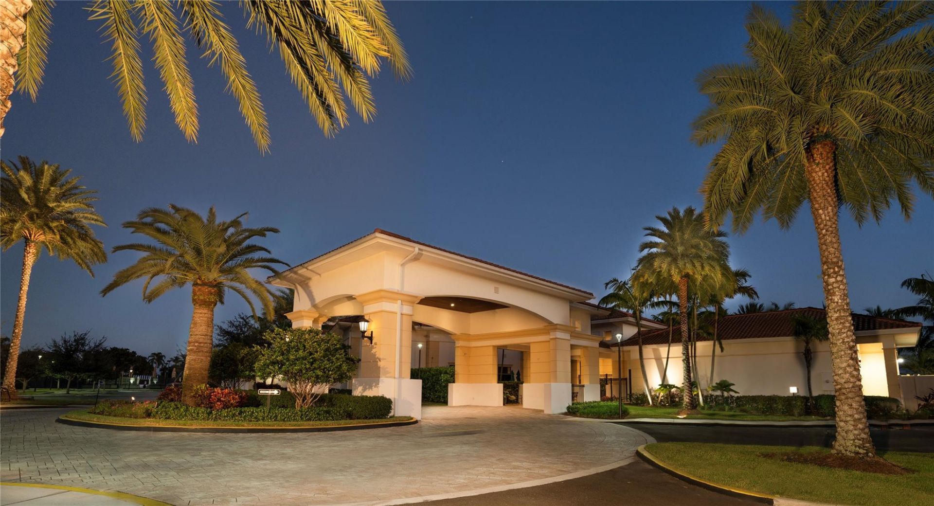 9016 Lakes Blvd, West Palm Beach, FL 33412 Photo