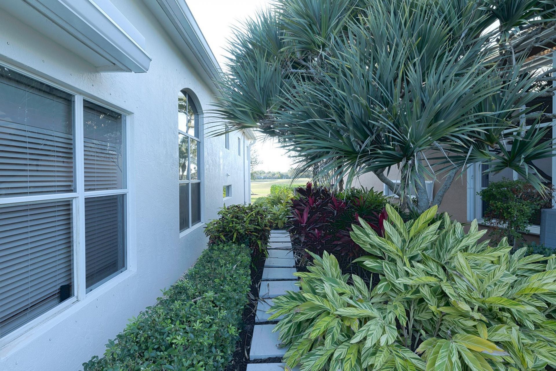 9016 Lakes Blvd, West Palm Beach, FL 33412 Photo