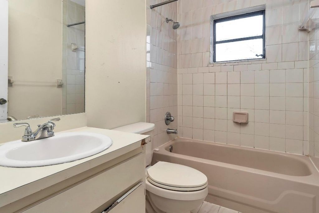 2826-2828 SW 32nd Ct, Miami, FL 33133 Photo