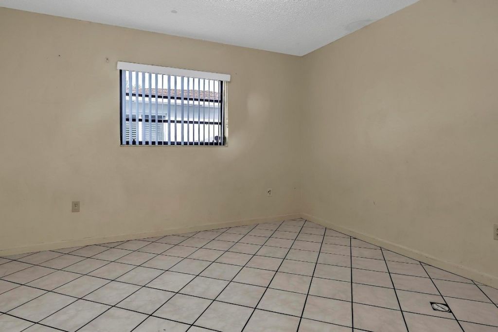 2826-2828 SW 32nd Ct, Miami, FL 33133 Photo