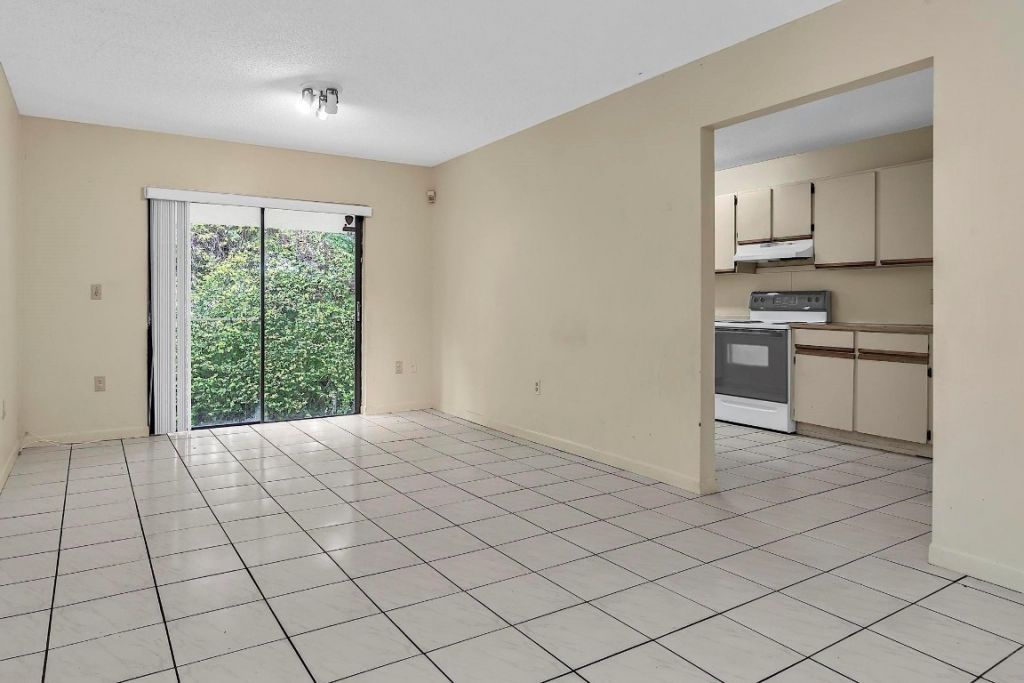 2826-2828 SW 32nd Ct, Miami, FL 33133 Photo