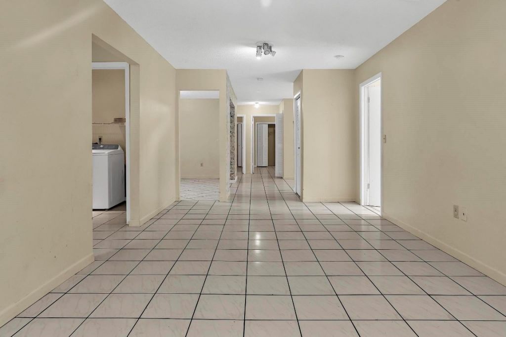 2826-2828 SW 32nd Ct, Miami, FL 33133 Photo