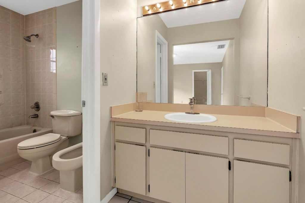 2826-2828 SW 32nd Ct, Miami, FL 33133 Photo