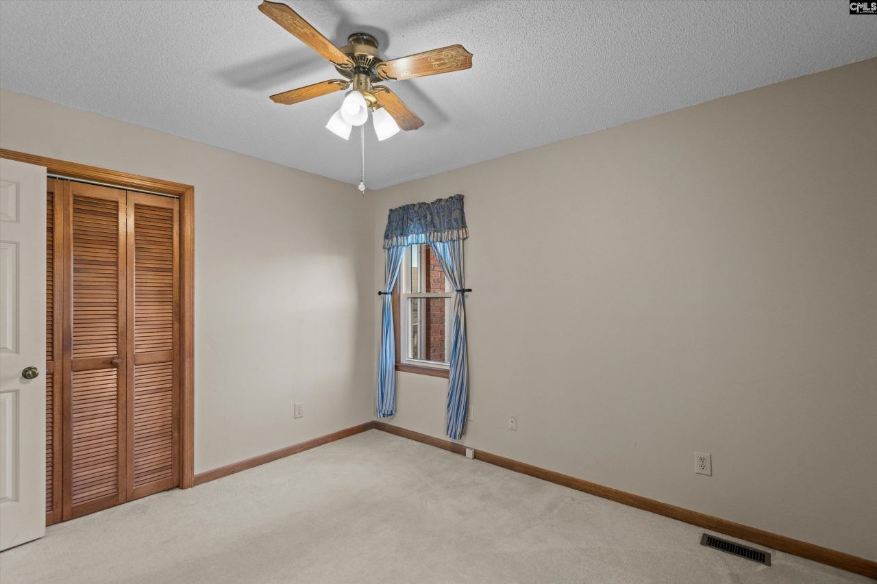 2402 Breezewood Road Photo 18