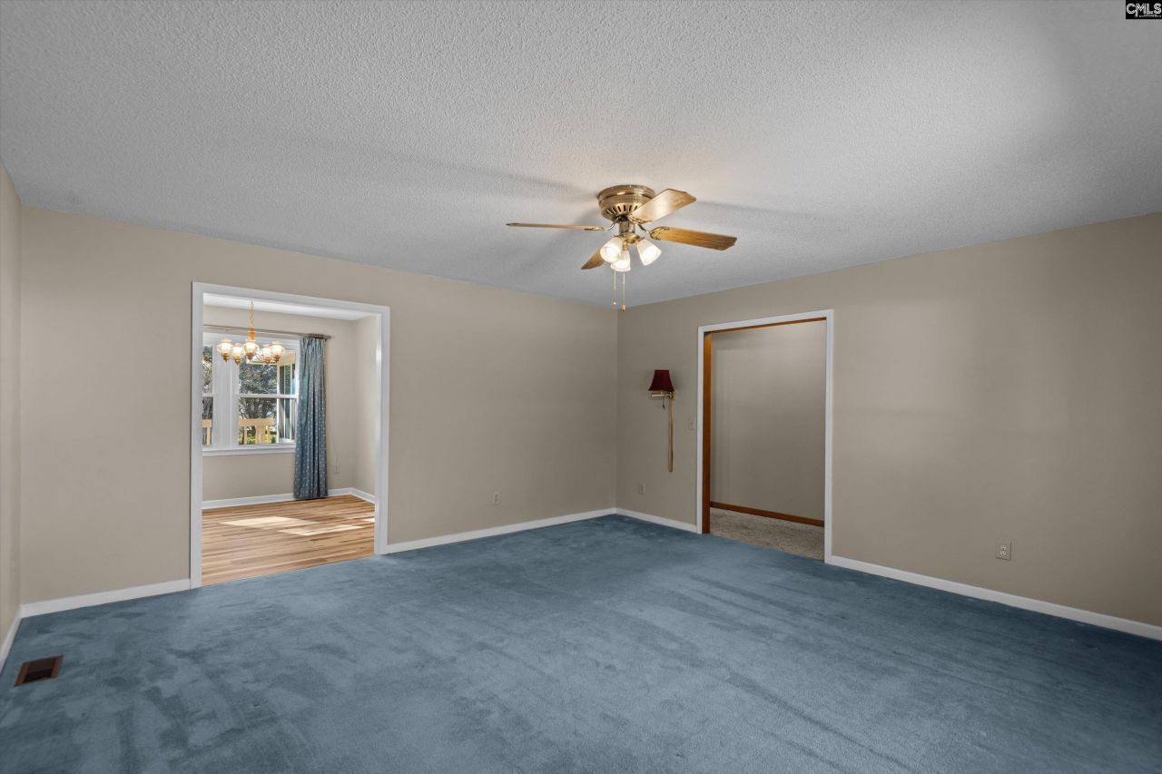 2402 Breezewood Road Photo 5