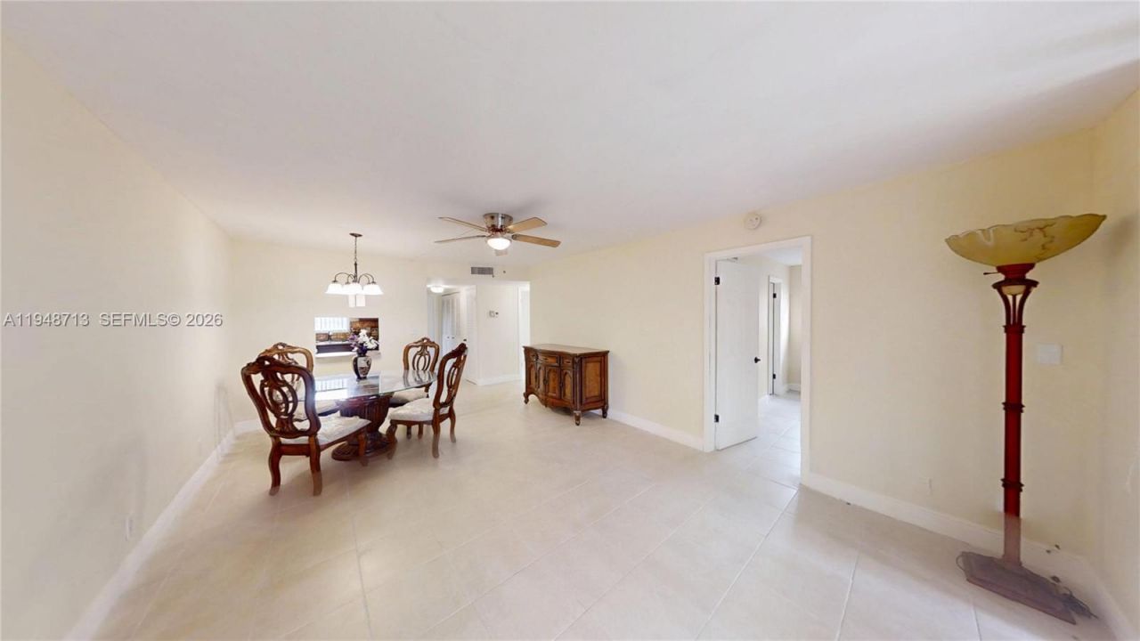 2800 W Sunrise Lakes Dr, Unit 101, Sunrise, FL 33322 Photo