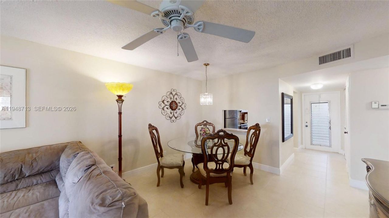 2800 W Sunrise Lakes Dr, Unit 101, Sunrise, FL 33322 Photo