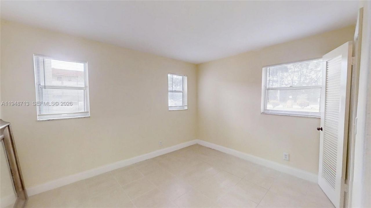 2800 W Sunrise Lakes Dr, Unit 101, Sunrise, FL 33322 Photo