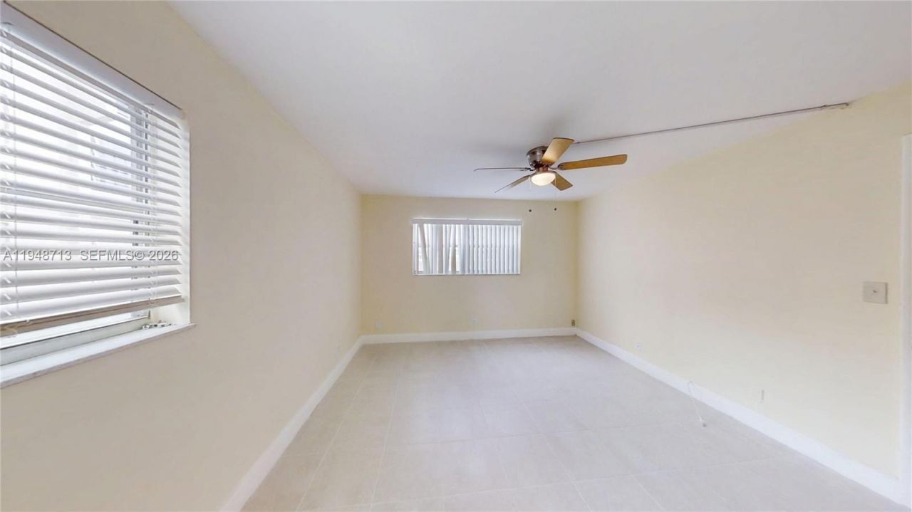 2800 W Sunrise Lakes Dr, Unit 101, Sunrise, FL 33322 Photo