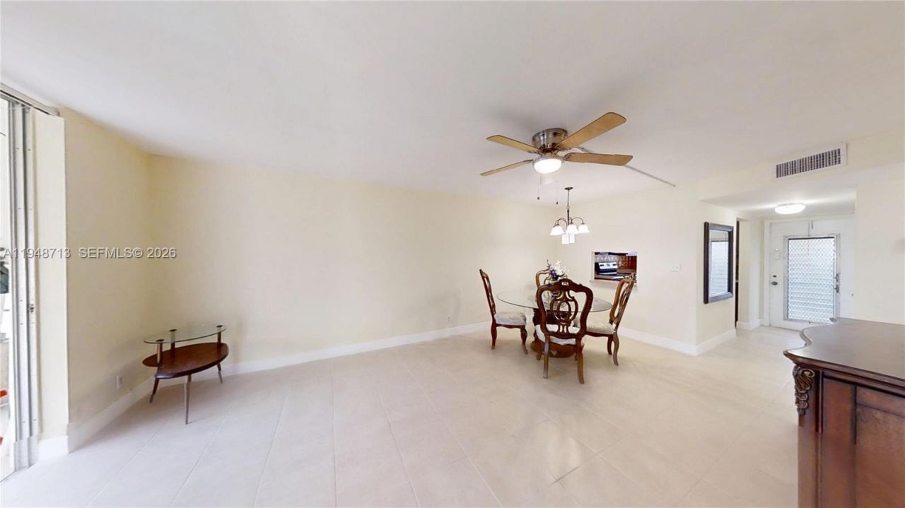 2800 W Sunrise Lakes Dr, Unit 101, Sunrise, FL 33322 Photo