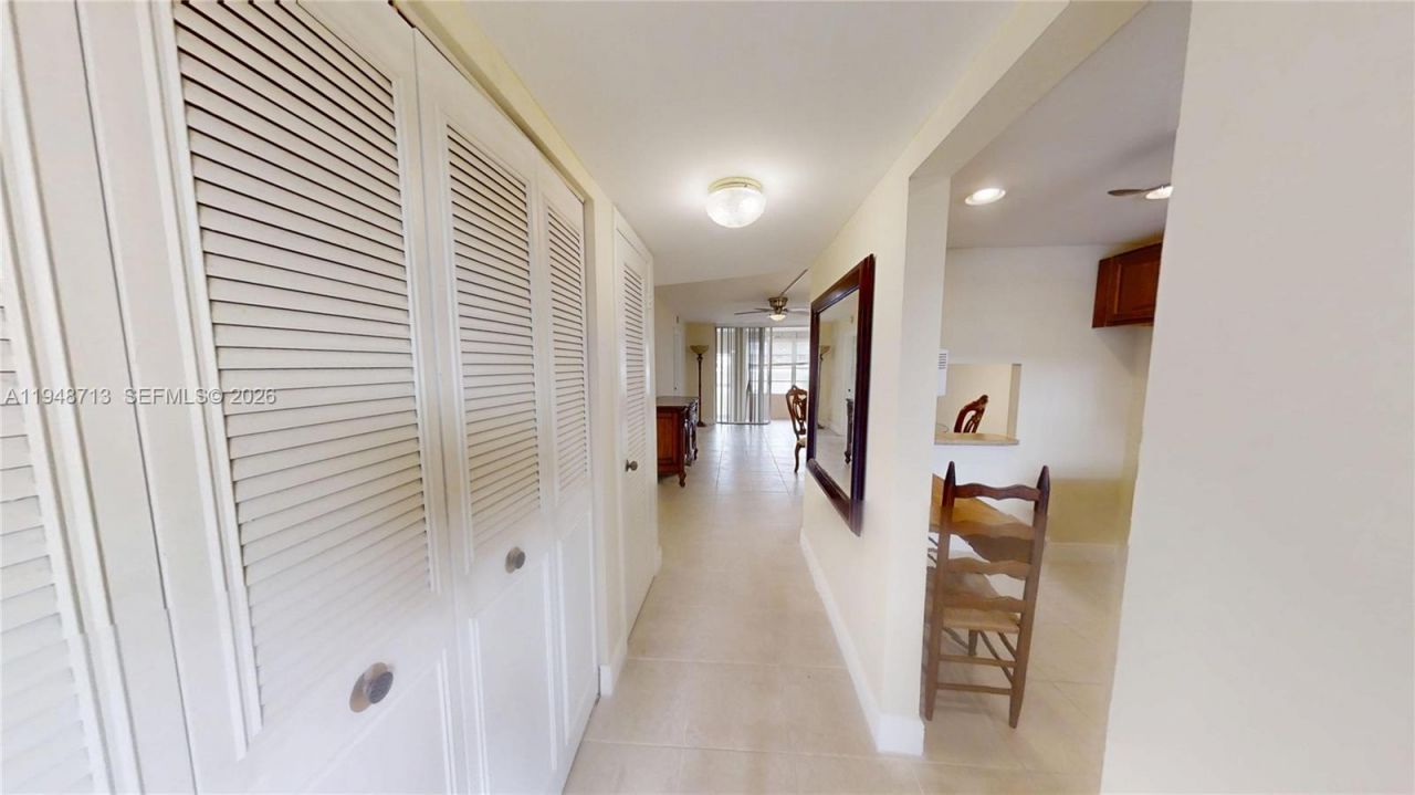 2800 W Sunrise Lakes Dr, Unit 101, Sunrise, FL 33322 Photo