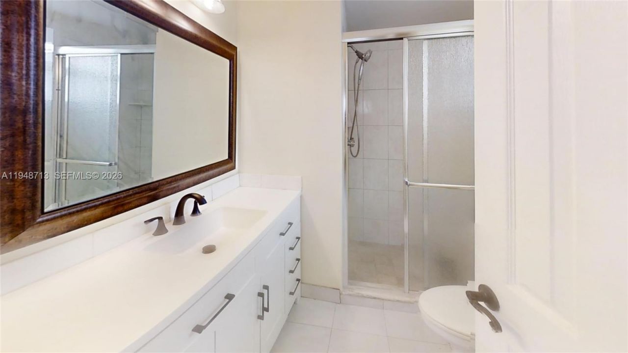 2800 W Sunrise Lakes Dr, Unit 101, Sunrise, FL 33322 Photo