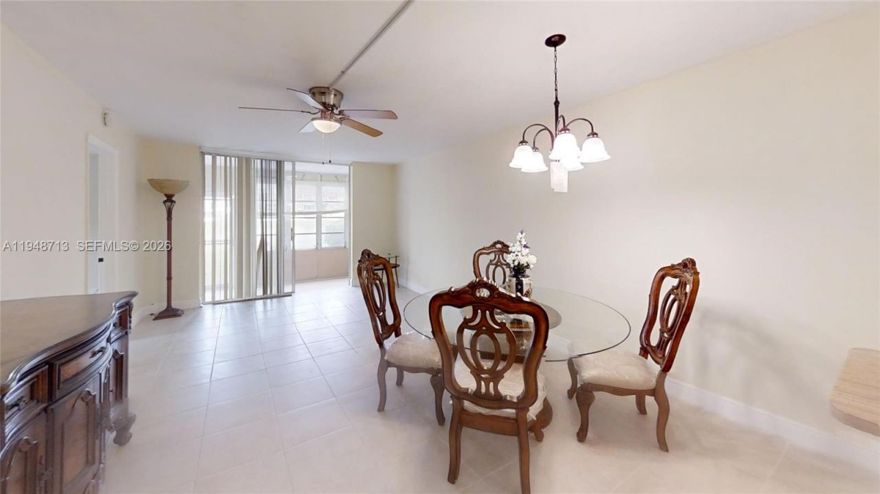 2800 W Sunrise Lakes Dr, Unit 101, Sunrise, FL 33322 Photo