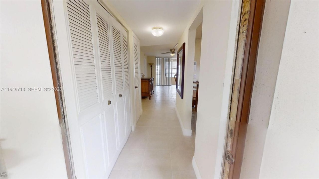 2800 W Sunrise Lakes Dr, Unit 101, Sunrise, FL 33322 Photo