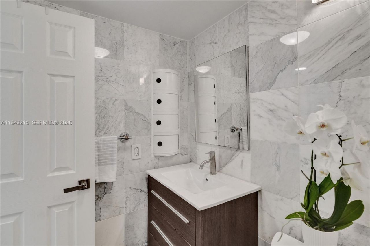 1228 West Ave, Unit 603, Miami Beach, FL 33139 Photo