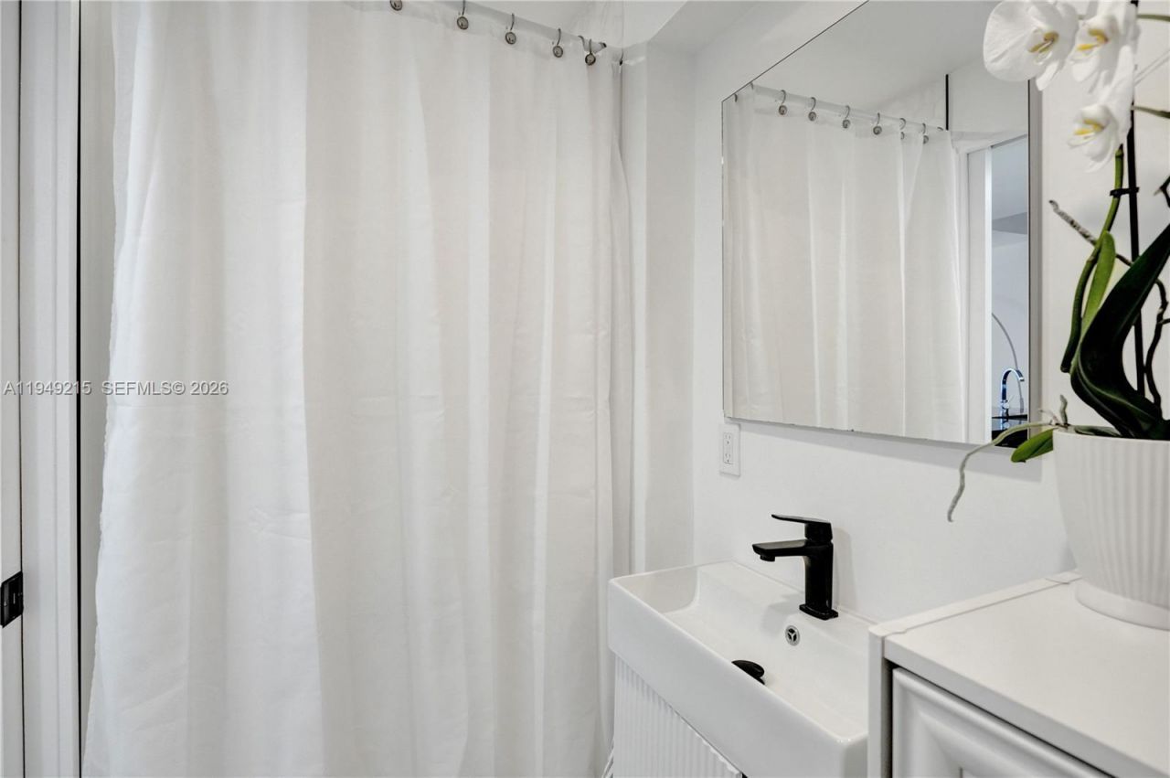 1228 West Ave, Unit 603, Miami Beach, FL 33139 Photo