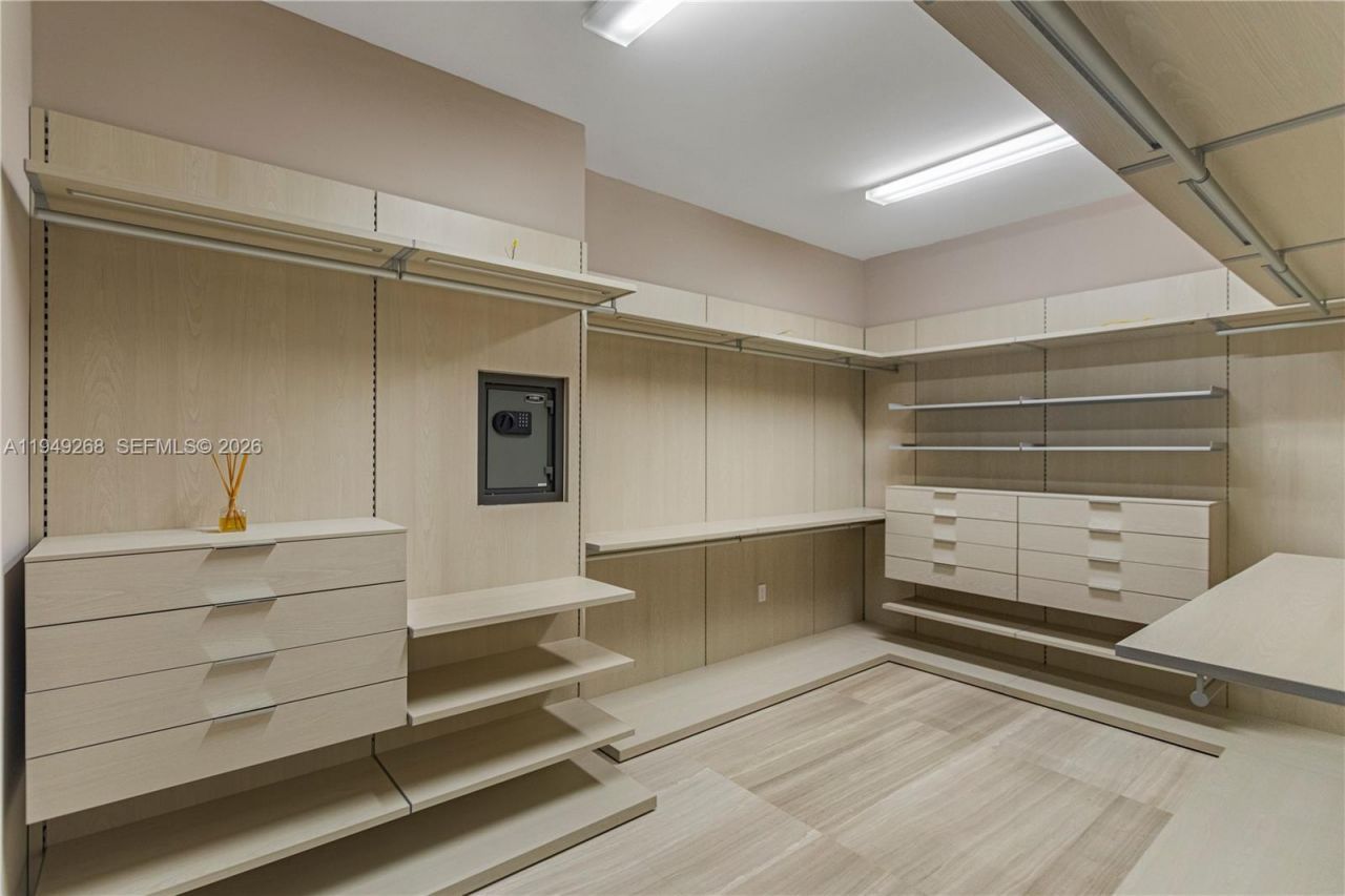 8415 NW 34th Dr, Doral, FL 33122 Photo