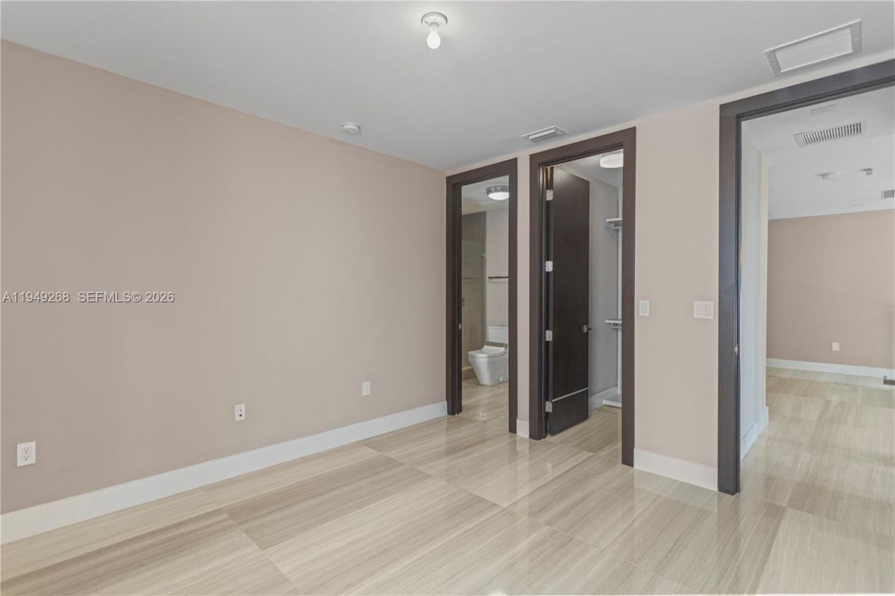 8415 NW 34th Dr, Doral, FL 33122 Photo