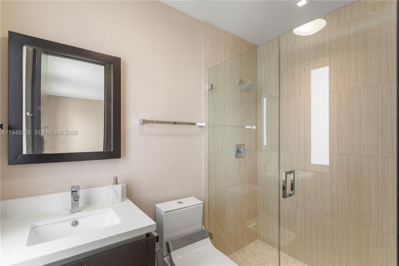 8415 NW 34th Dr, Doral, FL 33122 Photo