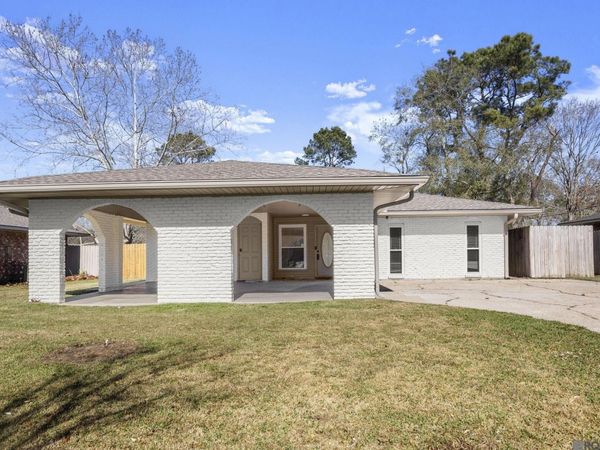 9521 Rustling Oaks Dr, Baton Rouge, LA 70818