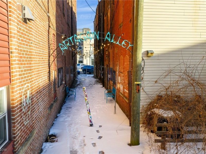 110 S Broadway Street, New Philadelphia, OH 44663 Photo 12