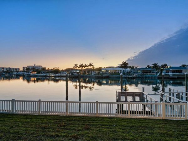 878 HARBOR ISLAND, CLEARWATER BEACH, FL 33767