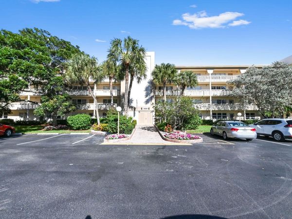 2905 Victoria Place, Unit K3, Coconut Creek, FL 33066