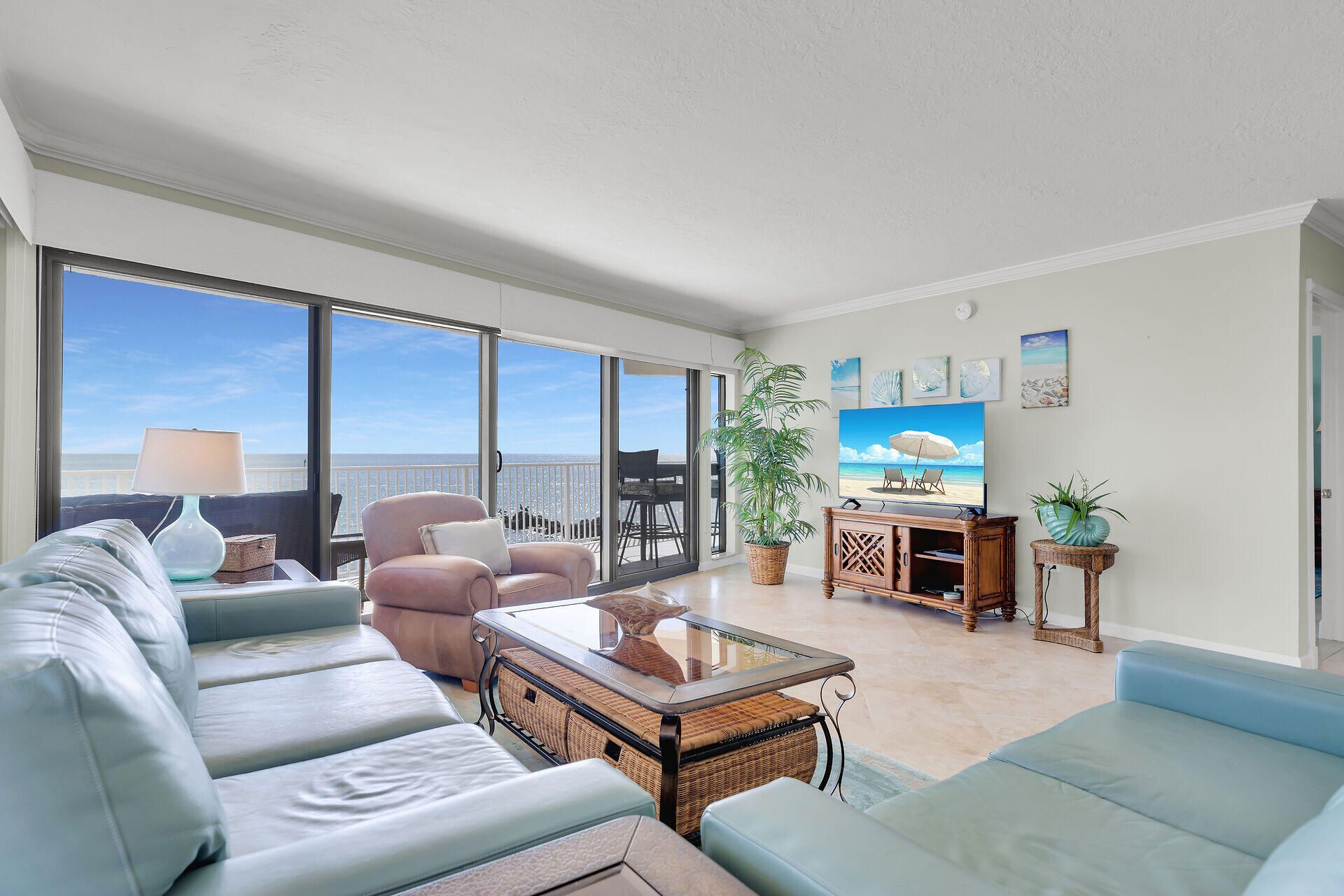 1133 W Ocean Drive, Unit 17, Key Colony Beach, FL 33050 Photo