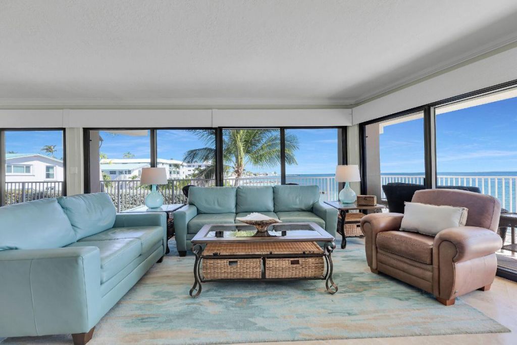 1133 W Ocean Drive, Unit 17, Key Colony Beach, FL 33050 Photo