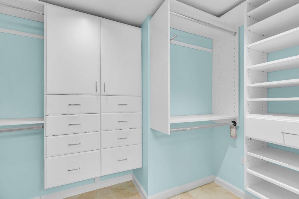 1133 W Ocean Drive, Unit 17, Key Colony Beach, FL 33050 Photo