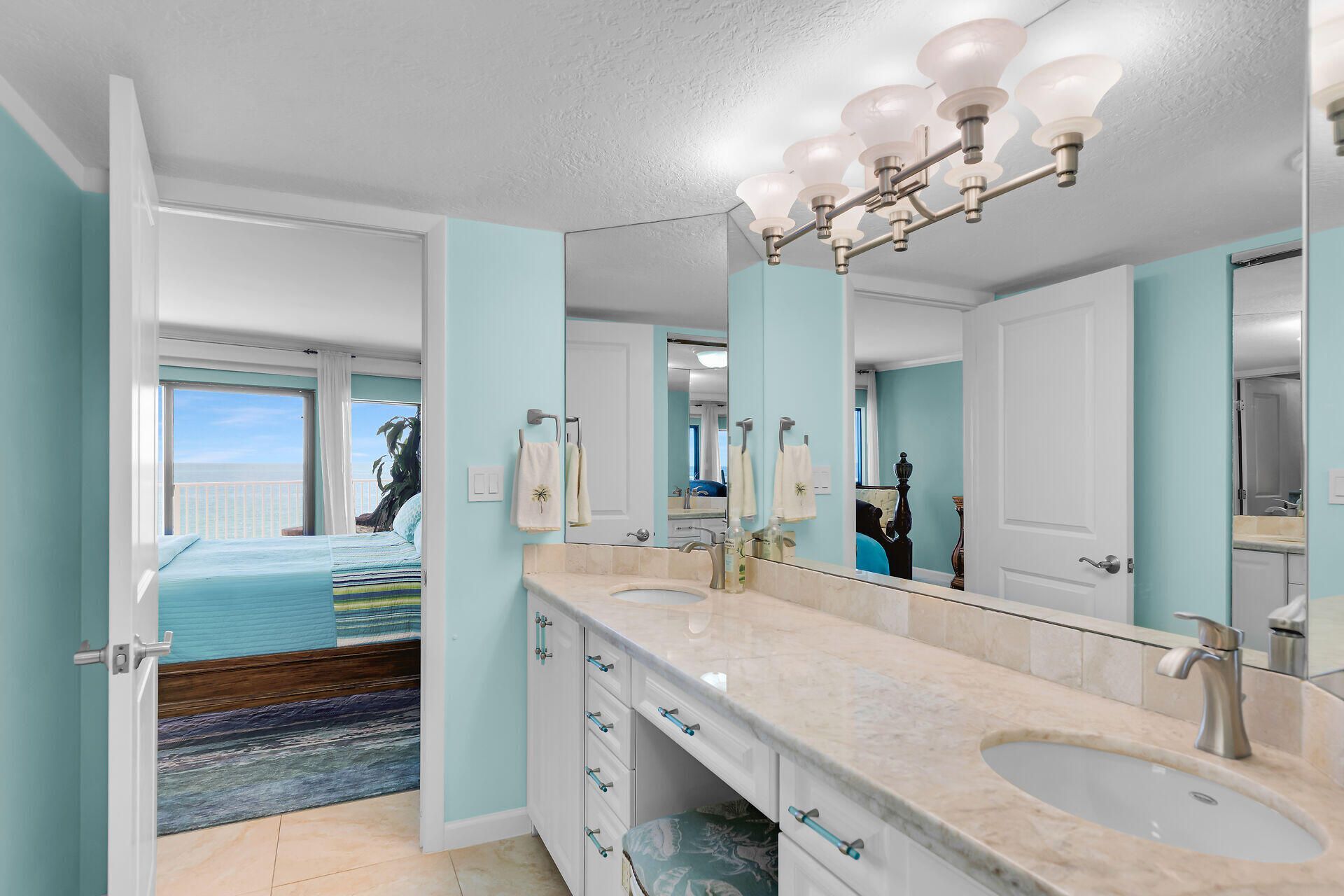 1133 W Ocean Drive, Unit 17, Key Colony Beach, FL 33050 Photo